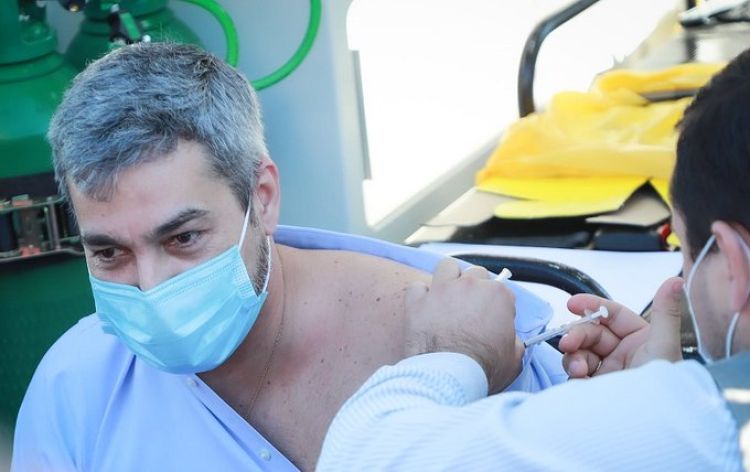 Marito recibe segunda dosis anticovid e insta a la ciudadanía a inmunizarse