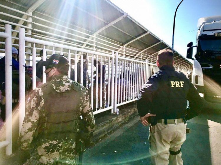 Abandonan en la frontera a 18 niñas paraguayas que eran explotadas laboral y sexualmente en Brasil