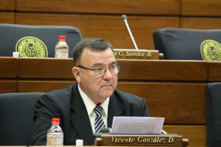 Diputado Vicente González deja movimiento oficialista Colorado Añeteté