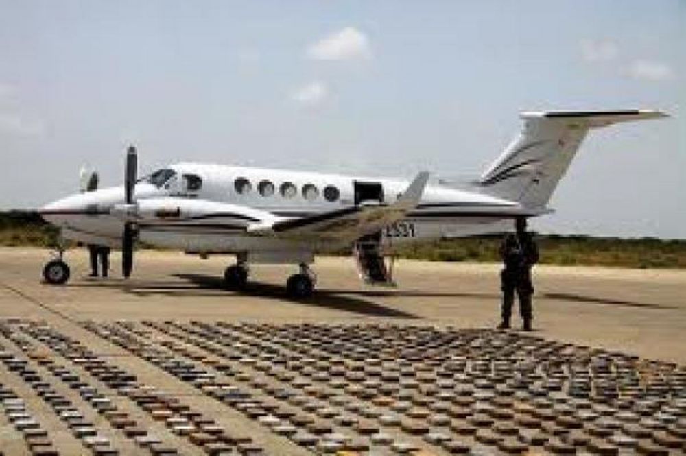 Militares en Bolivia intervienen aeropuertos denunciados por vuelos con droga