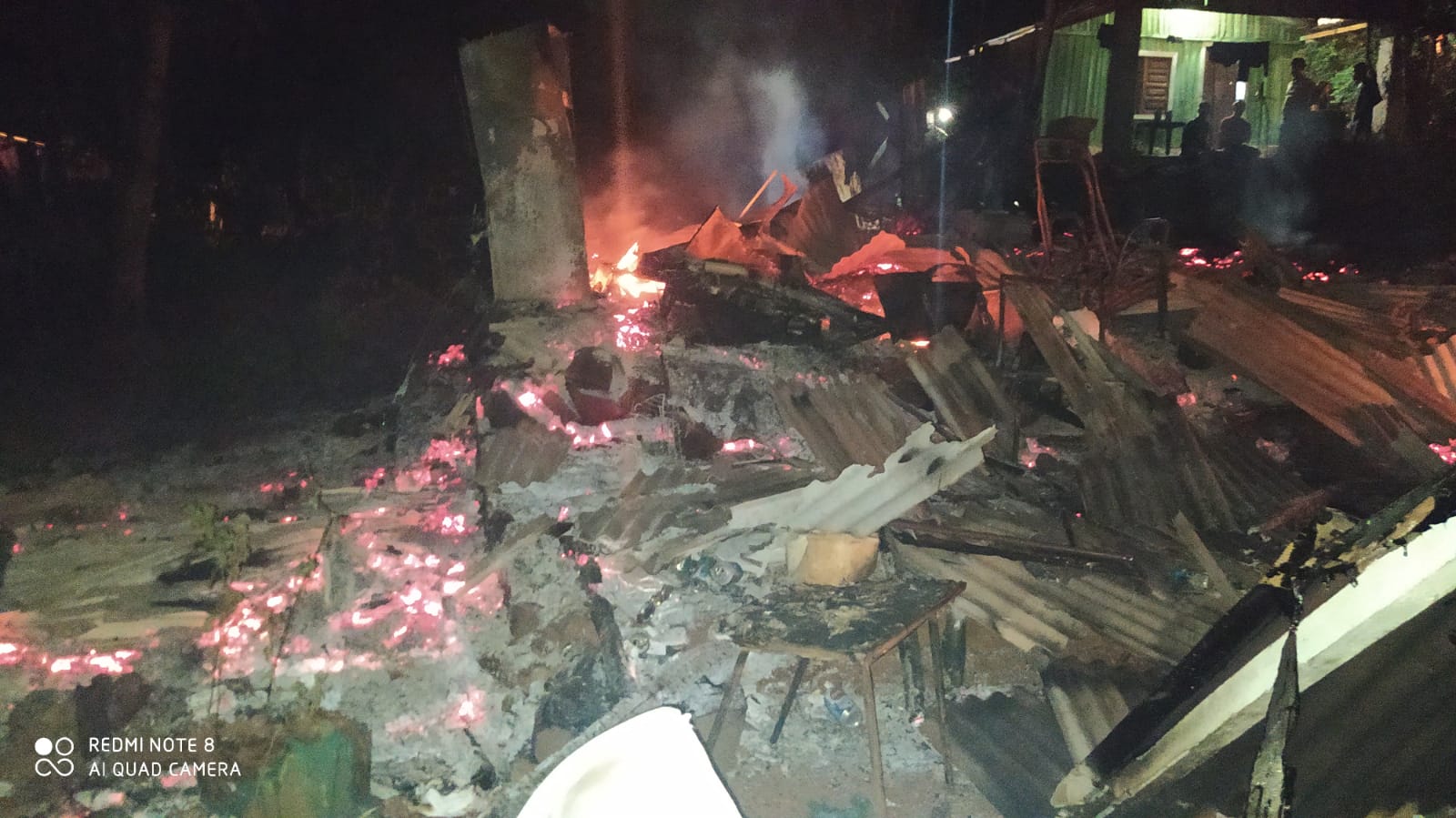 CDE: Hombre muere calcinado al incendiarse su casa