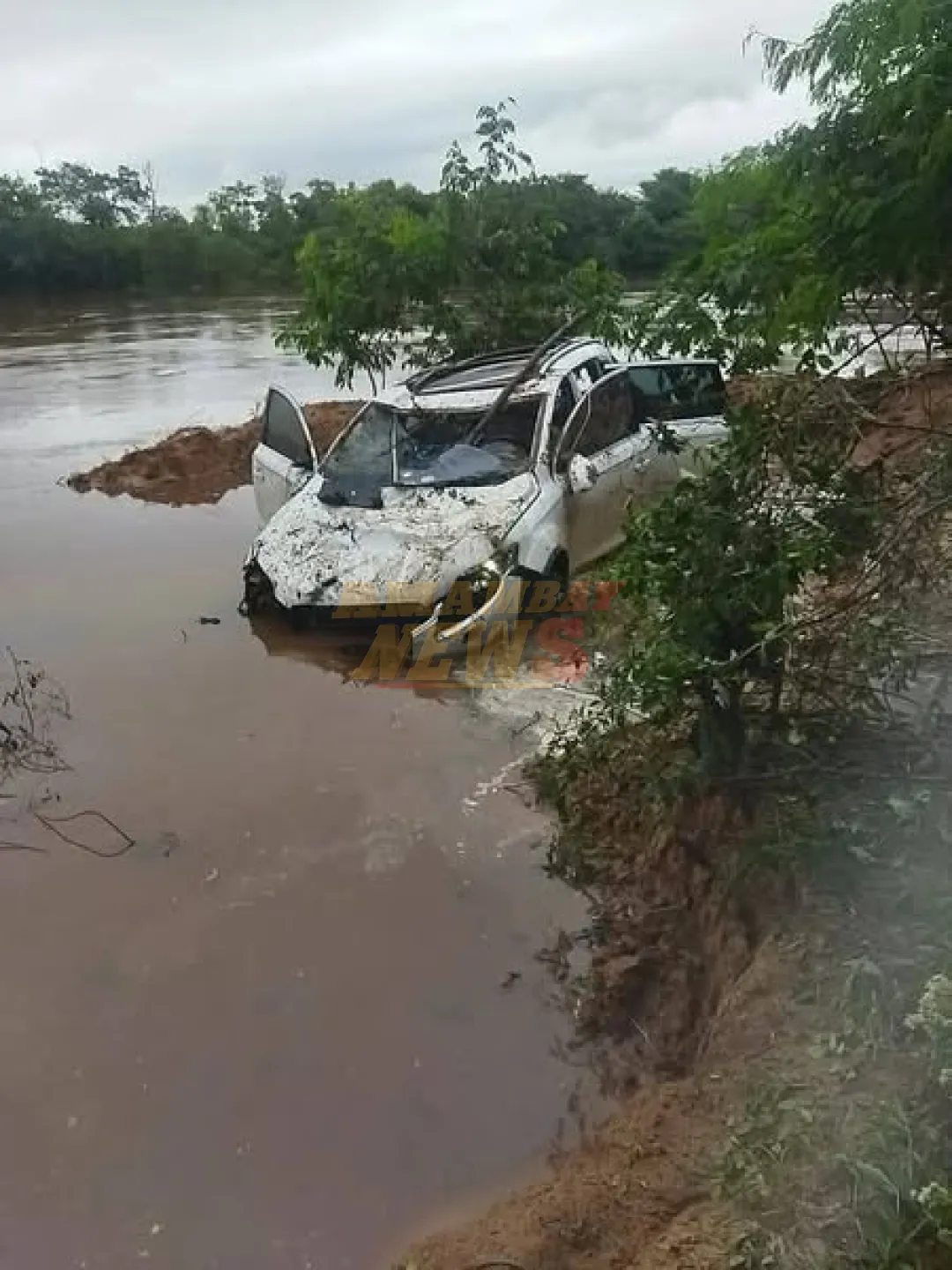 Camioneta cayó al Río Ypané tras accidente en la ruta Tacuati-Horqueta
