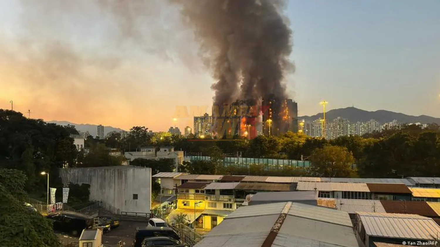 Hong Kong inicia tres días de luto por muertos en incendio