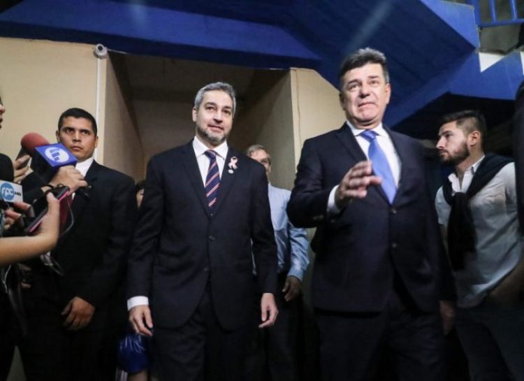 Efraín Alegre pide renuncia de Mario Abdo