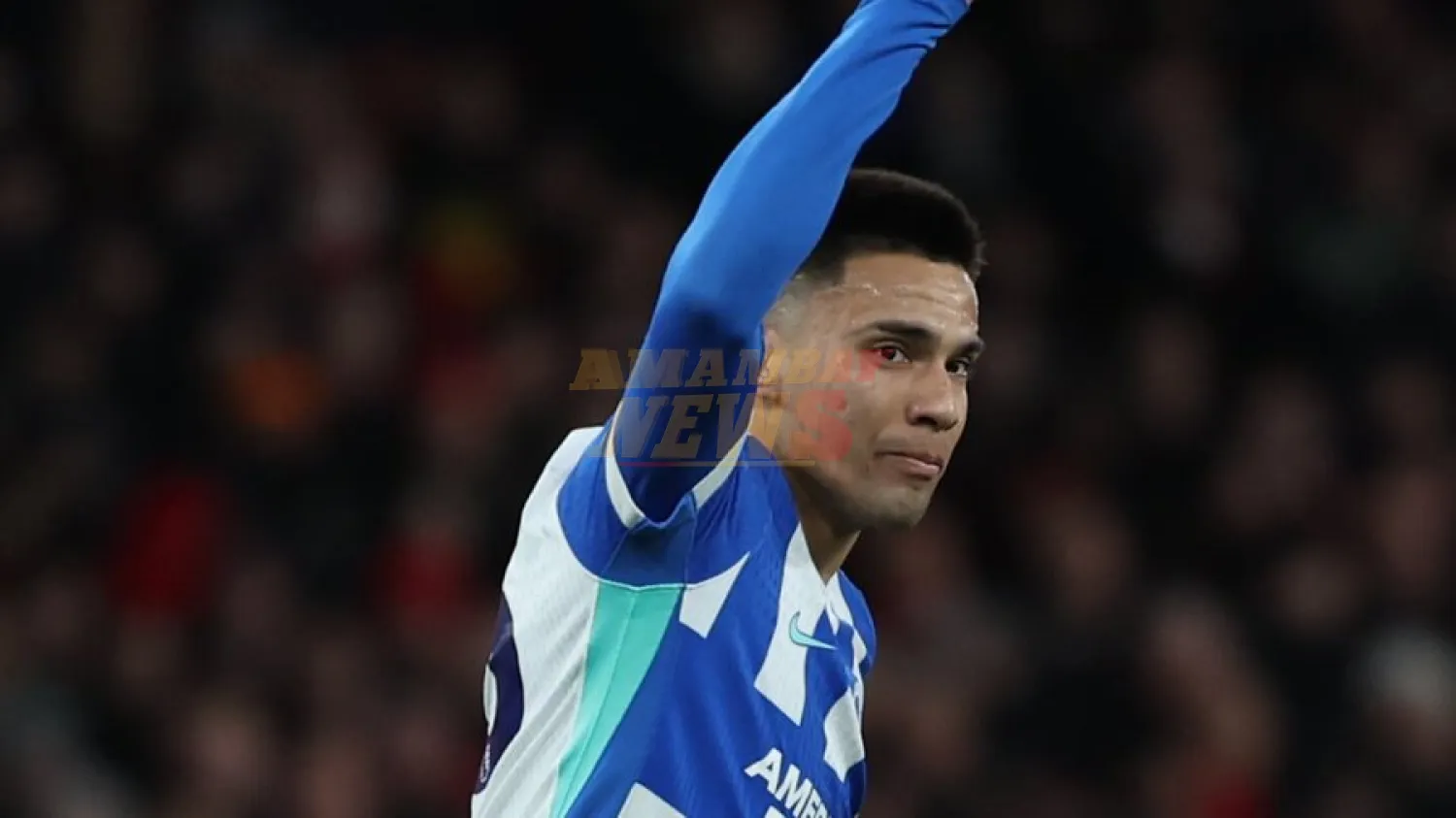 Diego Gómez anota frente al Arsenal