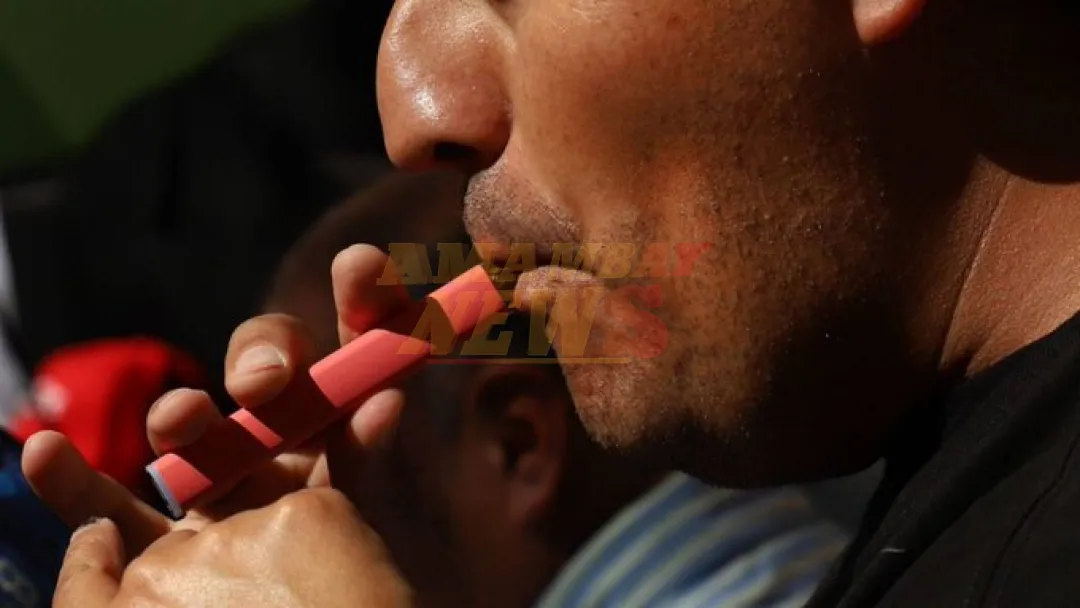Darán hasta 15 azotes y 20 años de prisión a los importadores de vapeadores en Singapur