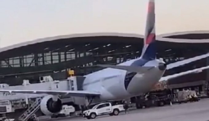 Dos muertos en el robo frustrado de 32,5 millones de dólares en aeropuerto de Santiago