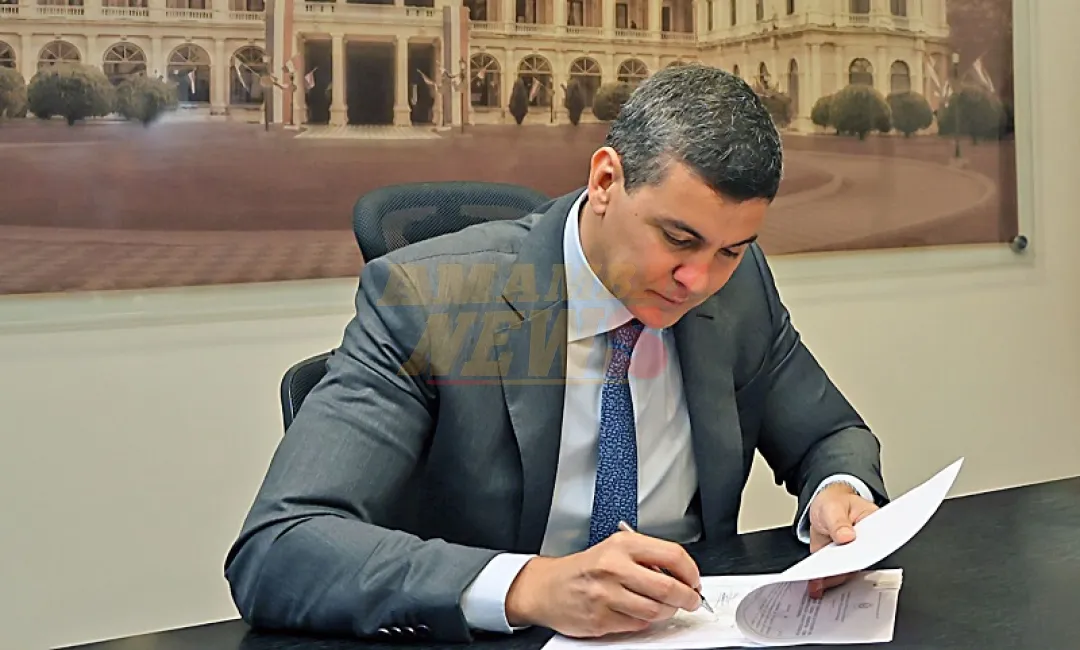 Santi firmó decreto reglamentario de la Ley de PGN 2025