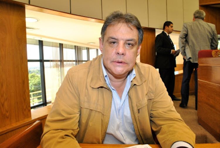 Richer cuestiona nuevo sistema electoral