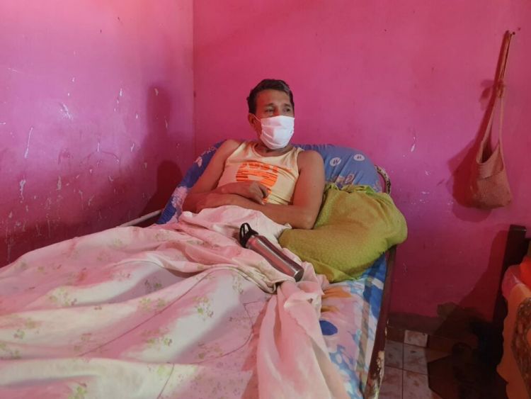 Quedó paralítico y su esposa lo demanda por prestación alimentaria