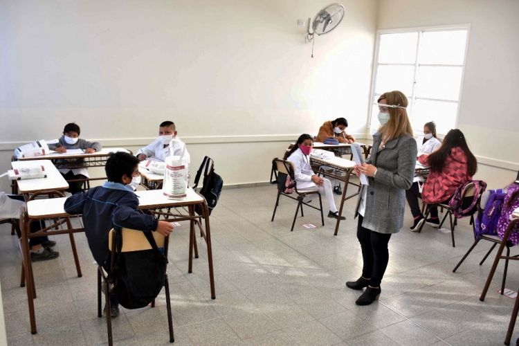 Gremio docente aprueba vuelta a clases