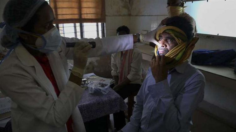 India: El misterioso hongo negro que afecta a miles de convalecientes de Covid