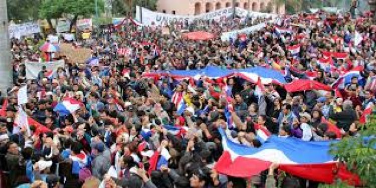 Población de Paraguay sube a 7.353.000, madres cabezas de hogar son 694.088
