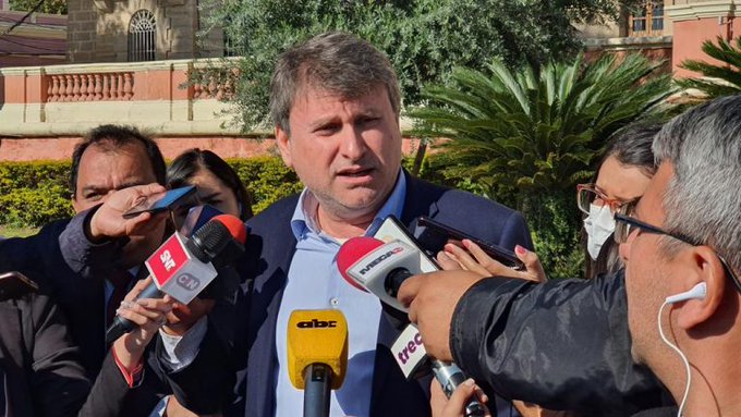 HC pide destitución de Lichi y este responde