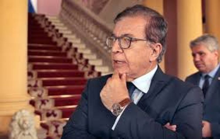 Nicanor suelta en cuotas datos a Senado, y confirma que nombró a 318 en la EBY