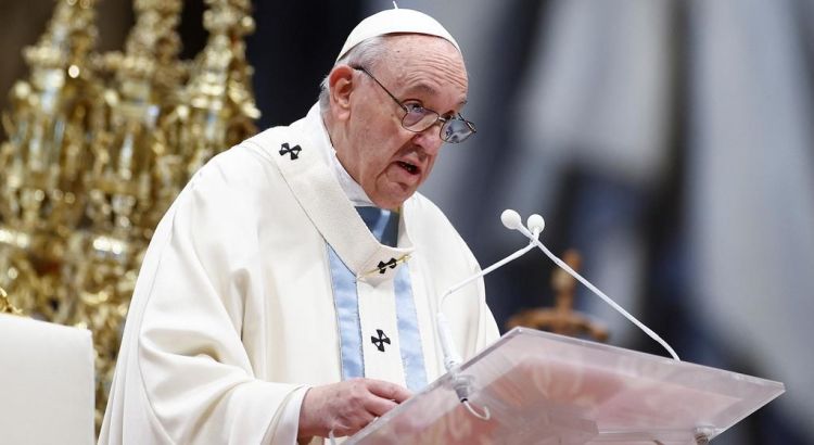 Difundir desinformación sobre vacunas es violación a los derechos humanos, dice Papa