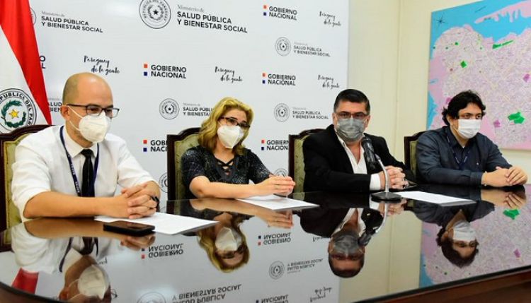 Ministro de Salud recalcó que serán implacables con responsables de las vacunaciones vip