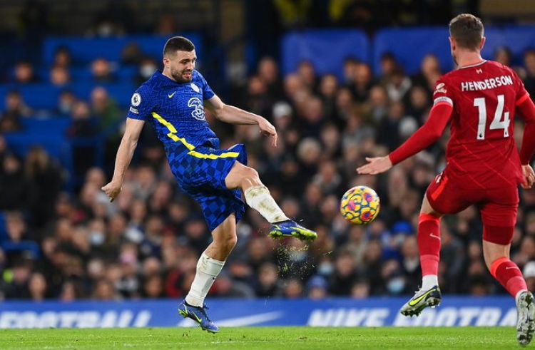 Festeja Manchester City: Chelsea y Liverpool empatan en un partidazo