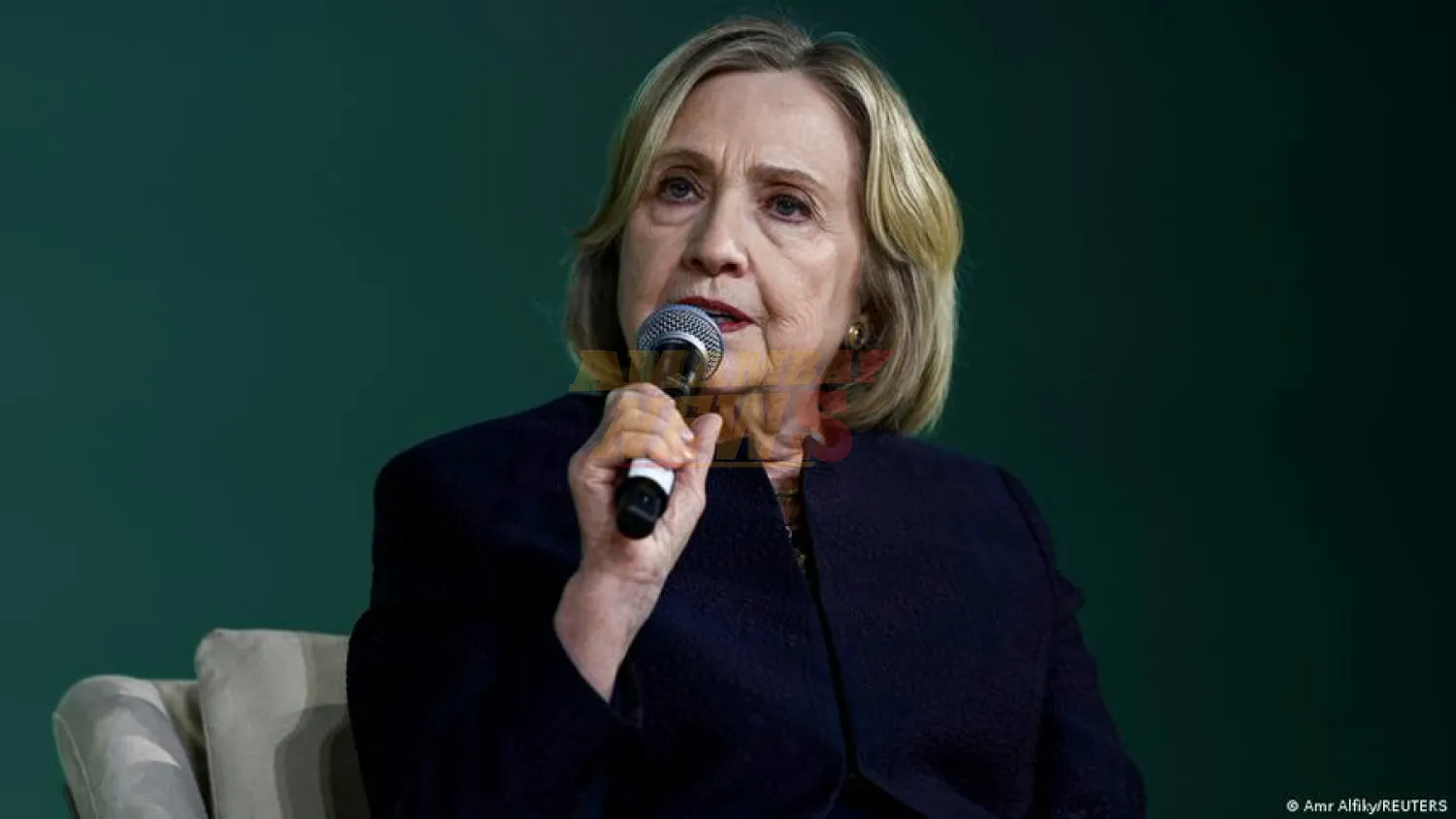 Bukele le responde a Clinton sobre brutalidad en el Cecot