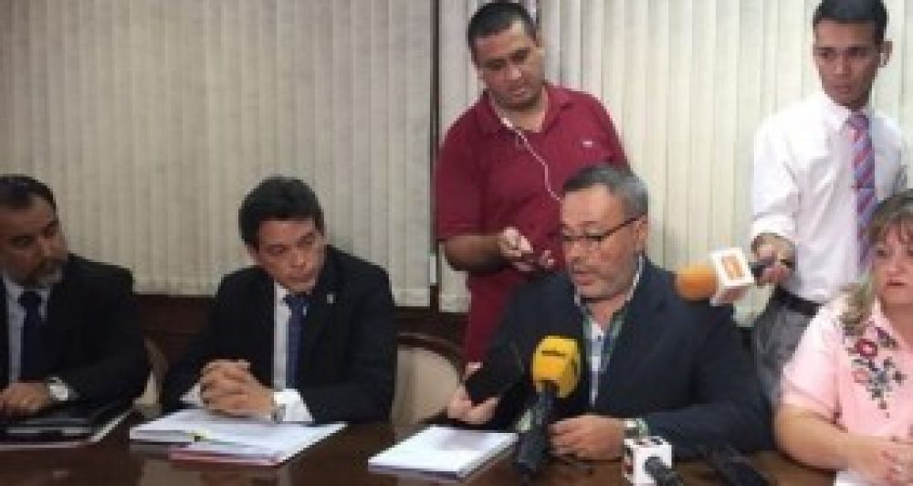 Concejales de Asunción suspenden compra de celulares de G. 7 millones