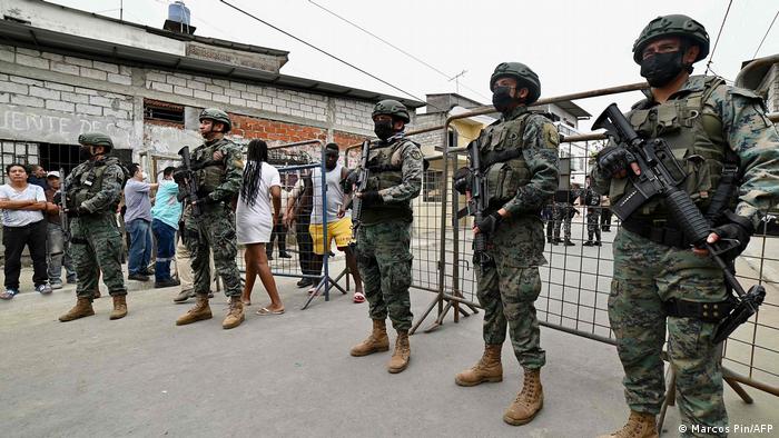 Al menos dos muertos en nueva reyerta en cárcel de Ecuador