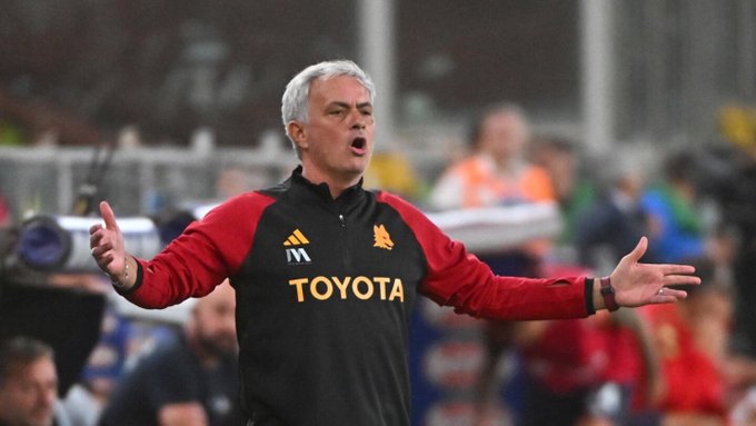 Mourinho confía en la inocencia de Zalewski y El Sharaawy