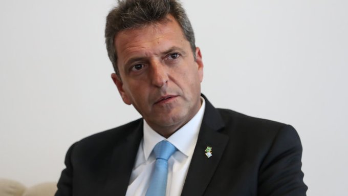 Massa habla de frenar las exportaciones de petróleo en Argentina