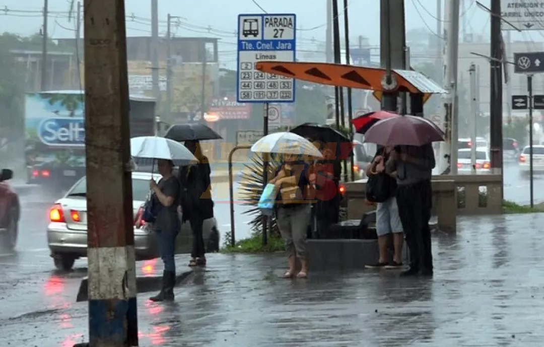 Alerta de tormentas en 11 departamentos del país