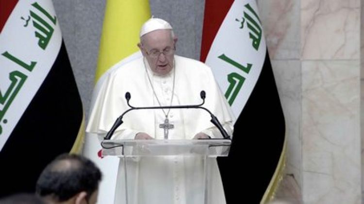 "No se puede callar cuando el terrorismo abusa de la religin", dijo Francisco en Irak