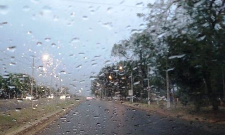 Anuncian chaparrones con ocasionales tormentas eléctricas para hoy
