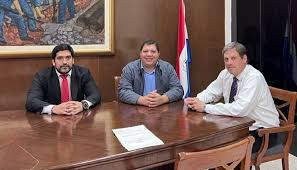Deuda con constructoras asciende a US$ 350 millones, según senador