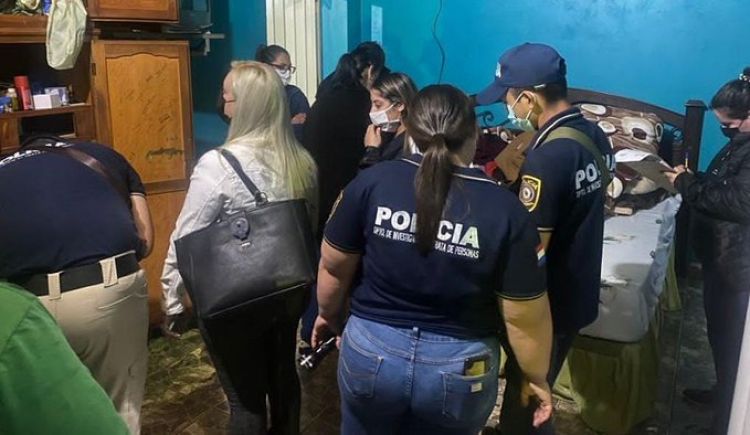 Pornografía Infantil: Un abuelo inducía a su hijo menor a abusar de su nieta para grabar