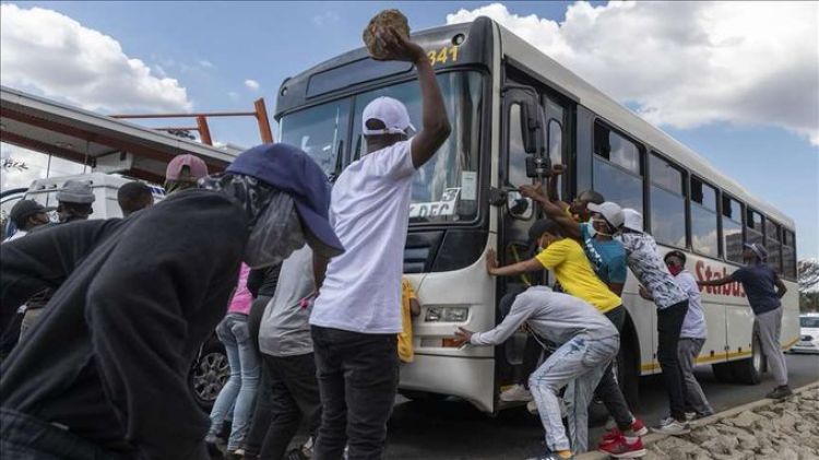 Disturbios en Sudáfrica reportan 10 decesos y presidente Ramaphosa pide calma