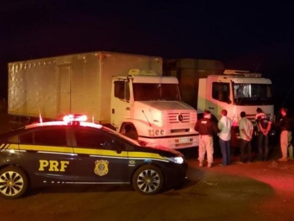 Trio é preso pela PRF em Ponta Porã com dois caminhões roubados