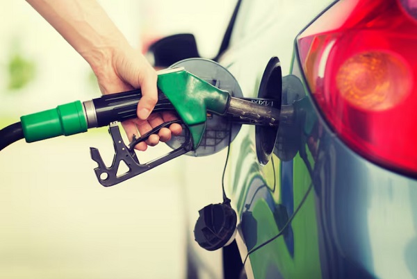 Emblemas privados suben precios de naftas: G. 400 por litro más