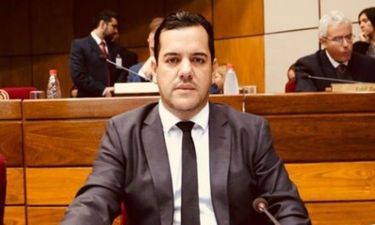 "Consigamos el pliego a tiempo, as nos evitamos pagar coimas"