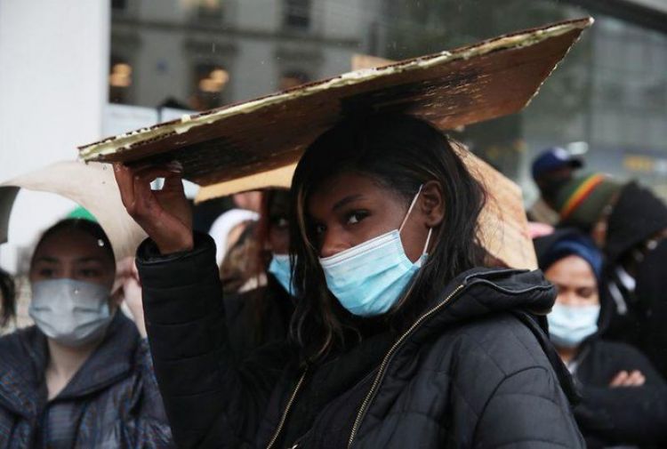 Miles protestan en varios países en apoyo del movimiento "Black Lives Matter"