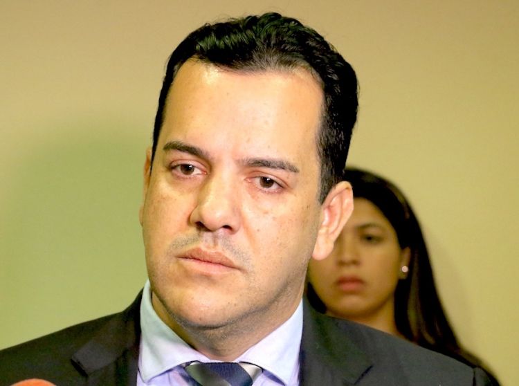 Hay pruebas, aseguran: Friedmann se apropió de 11 licitaciones por 45 mil millones