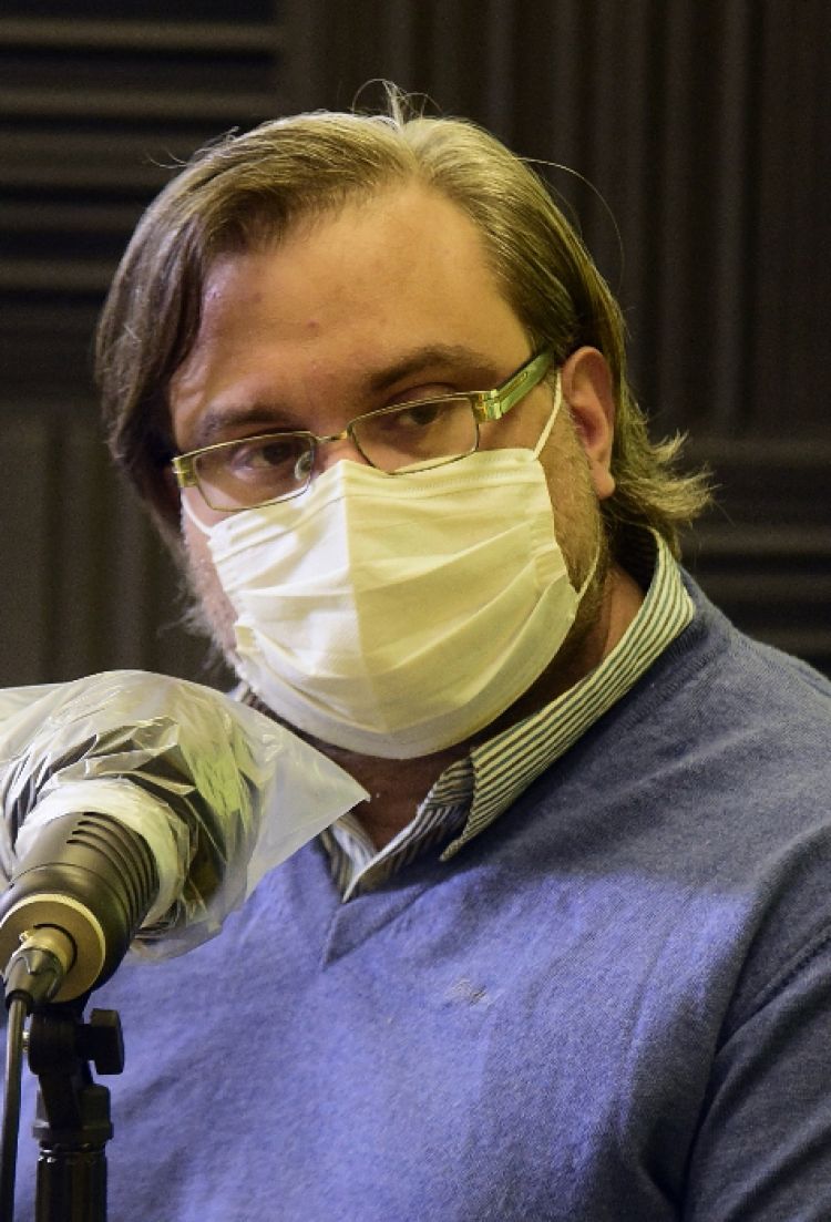"No solamente ya no tenemos camas, tampoco lugares para poner ms sillas"- Dr. Jos Fusillo