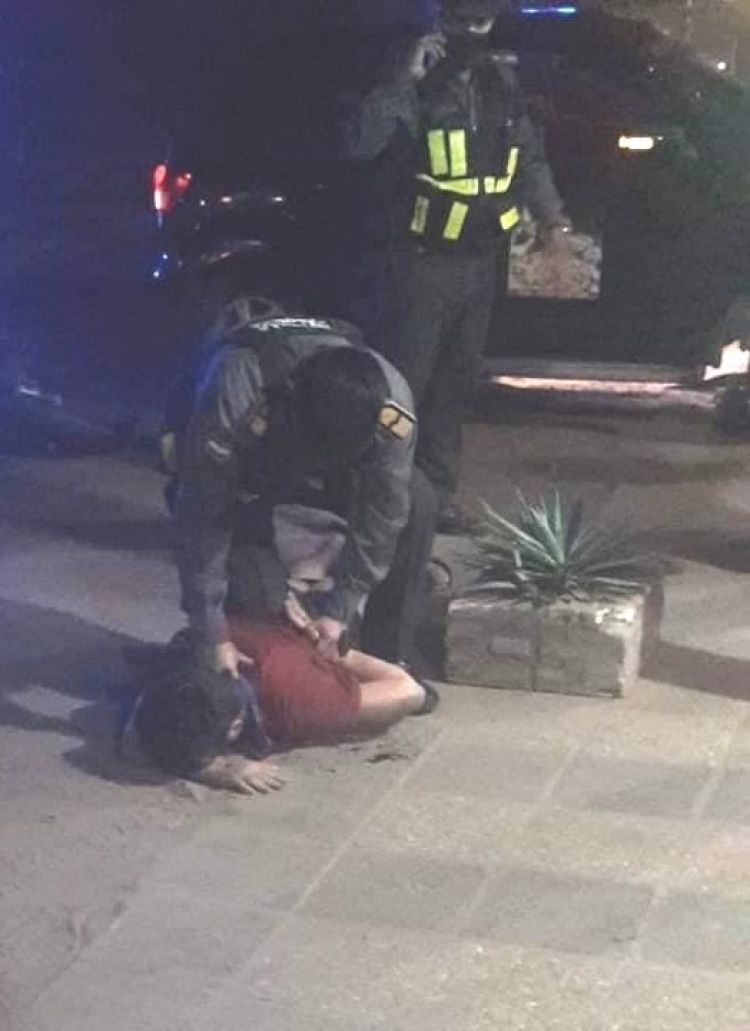 Denuncian procedimiento irregular y tortura por parte de agentes de la Caminera