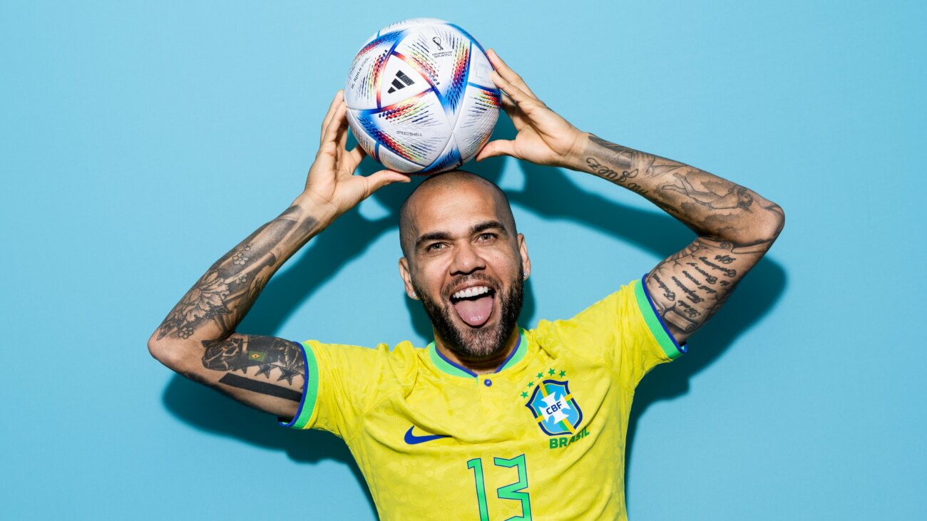 Dani Alves jugó su primer partido en la prisión