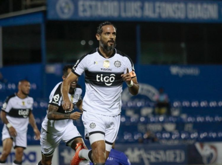Olimpia es el único líder del Apertura