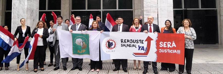 Magistrados volvieron a manifestarse por un reajuste salarial