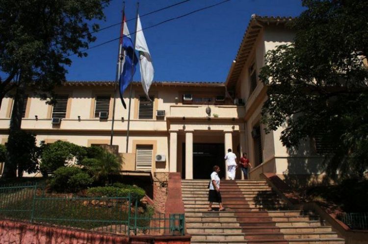 Salud confirma tres casos positivos de Covid-19 en sus oficinas