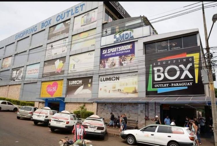 Amenazan con cerrar Shopping Bo de CDE, si no se cambia al administrador