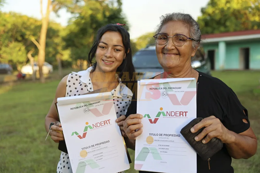 Colonos de San Bernardo reciben más de cien nuevos títulos: el 80% de los beneficiarios son mujeres