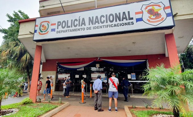 Largas filas en Identificaciones debido a las vacaciones de invierno e implementación de nuevo sistema