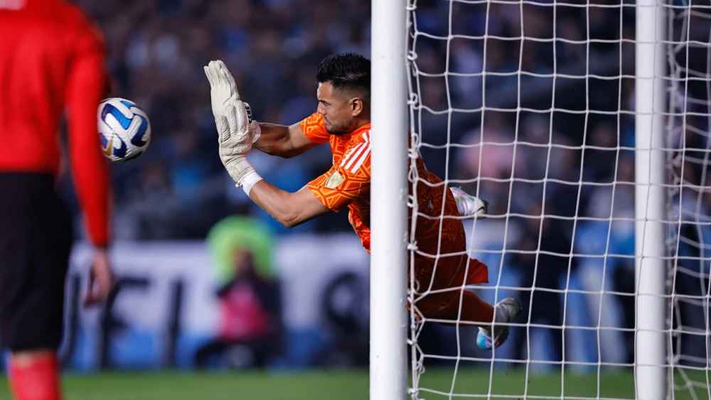 Otra vez Sergio Romero salva a Boca en los penales en la Copa Argentina