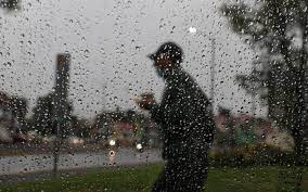 Sábado con tiempo cálido, lluvias dispersas y tormentas puntuales