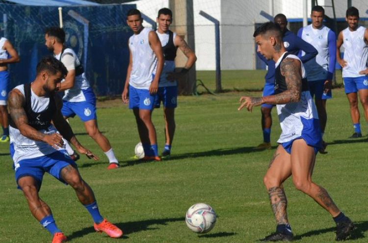 ¿Qué pasa en Sol de América? Dos separados en el plantel